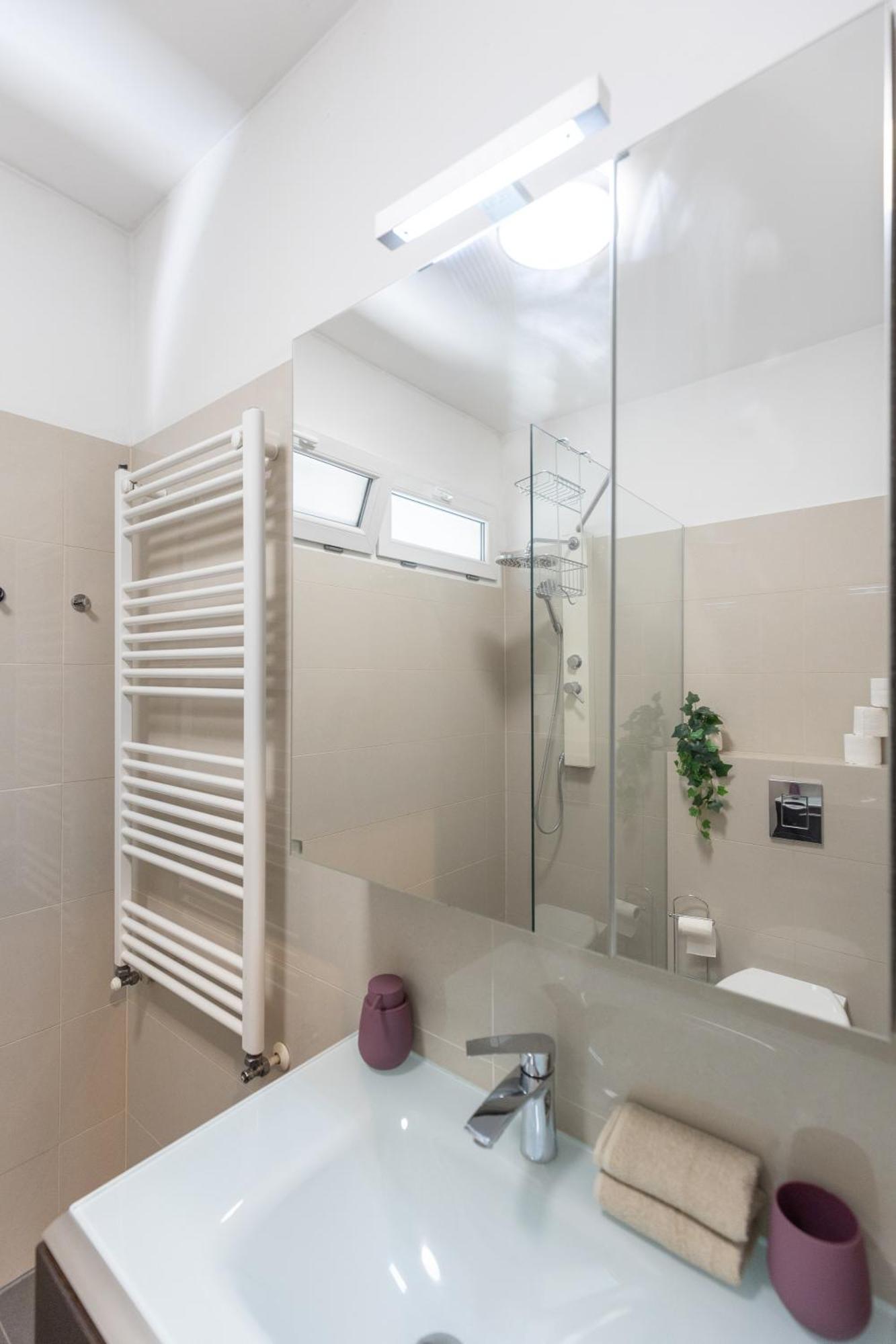 Gems Of Budapest - Ruby Unit Bagian luar foto